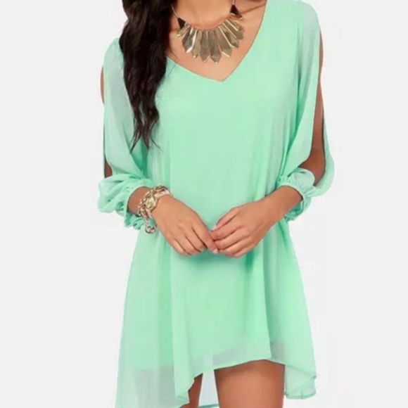 Tobi Woman’s Size XS Mint Green Cold Shoulder Dress NWT - Picture 1 of 11